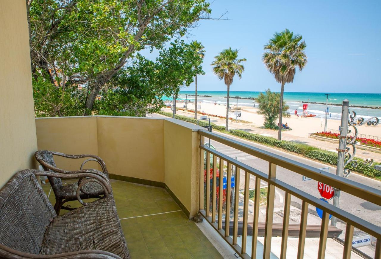 Apartment Palm House - Vista Mare Montesilvano