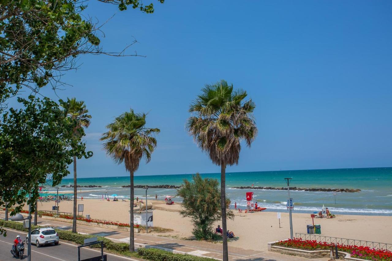 Palm House - Vista Mare Apartment Montesilvano Marina